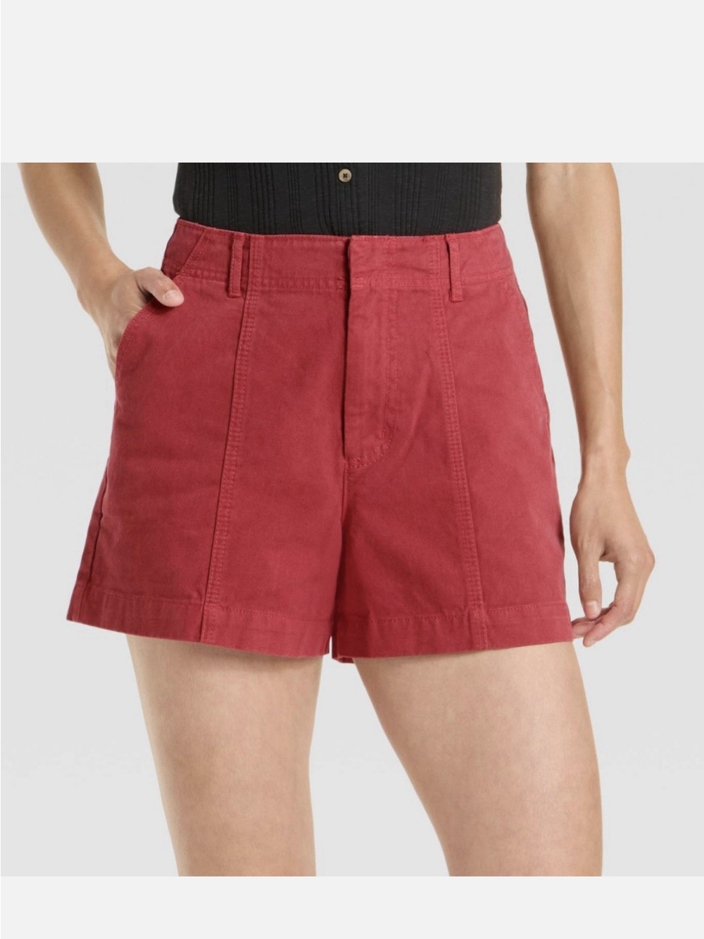 Universal Red High-Waist Casual Shorts